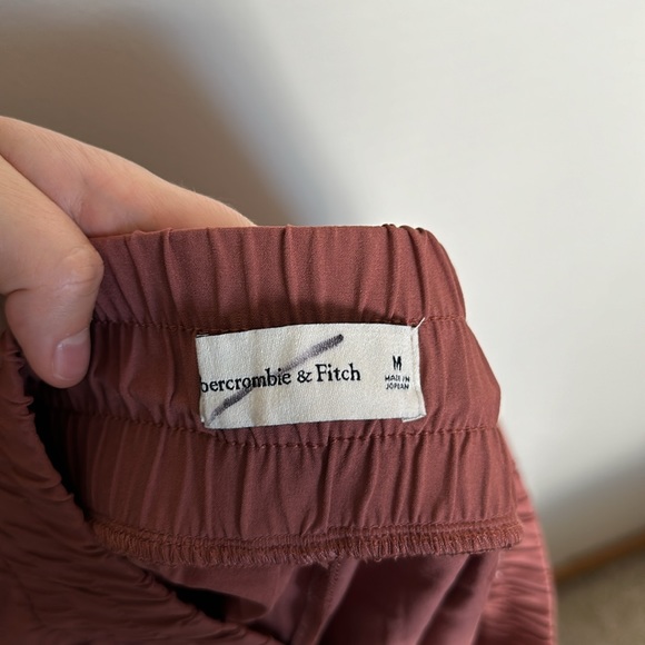 ABERCROMBIE & FITCH TRAVELER SHORTS - Picture 9 of 9